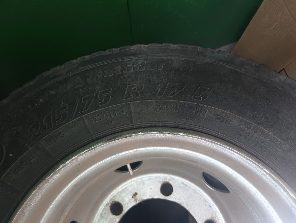 4 диска и три шинны продам