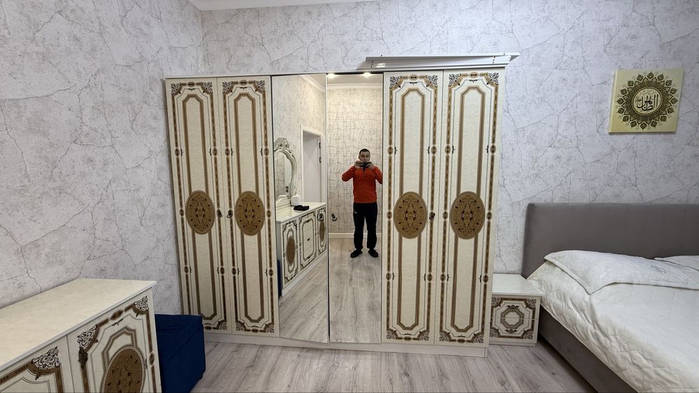 Спальный гарнитур