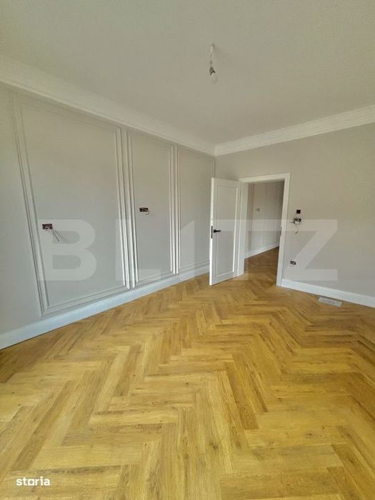 Apartament cu 3 camere Superb, Etaj 1, 70 mp utili, loc de parcare, Zo