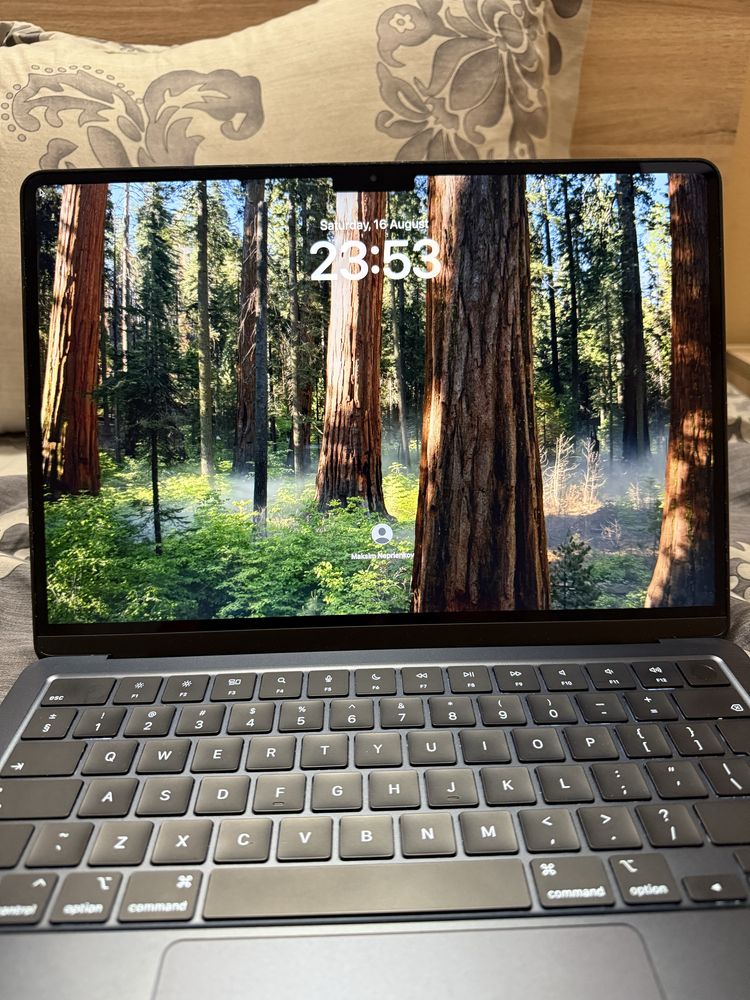 MacBook Air M2 (2022) – 8GB RAM, 256GB SSD – С ГАРАНЦИЯ