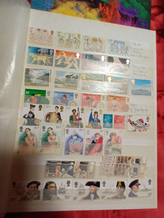 Clasor cu timbre bine   îngrijit