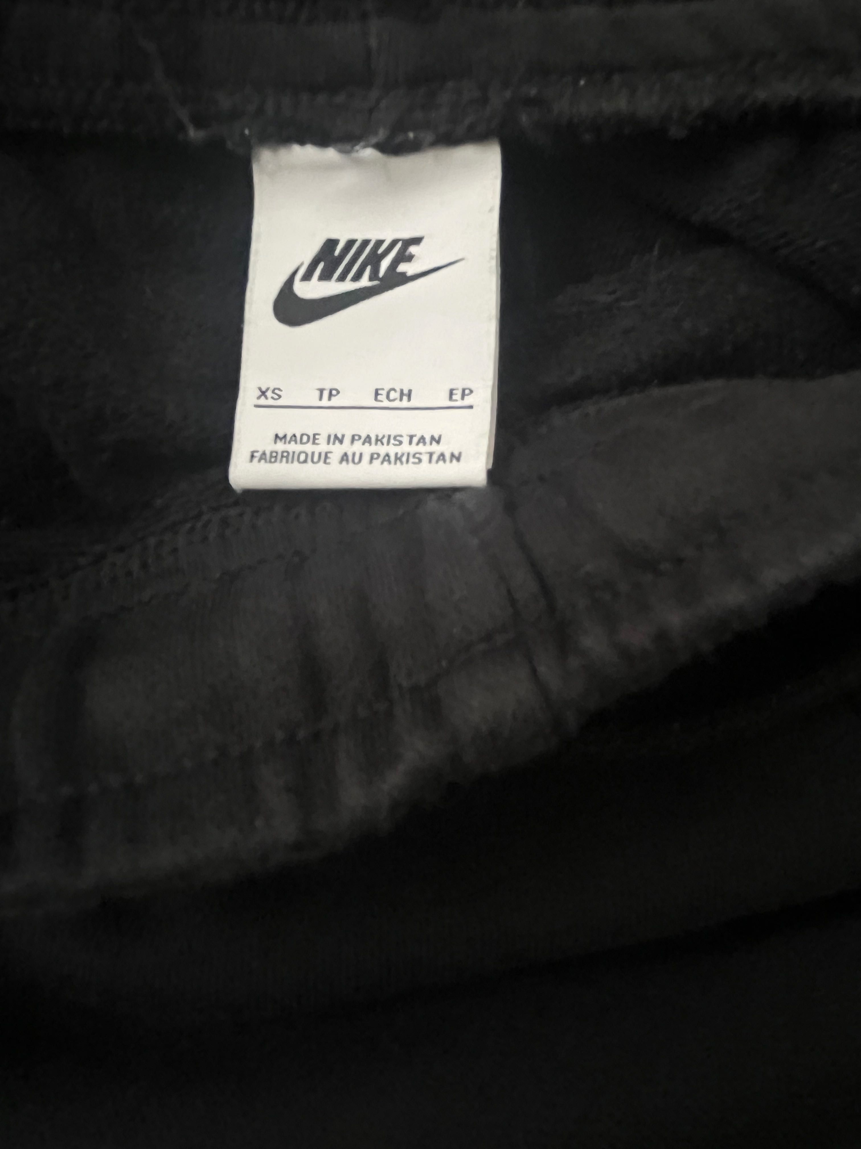 Долнище.    Nike