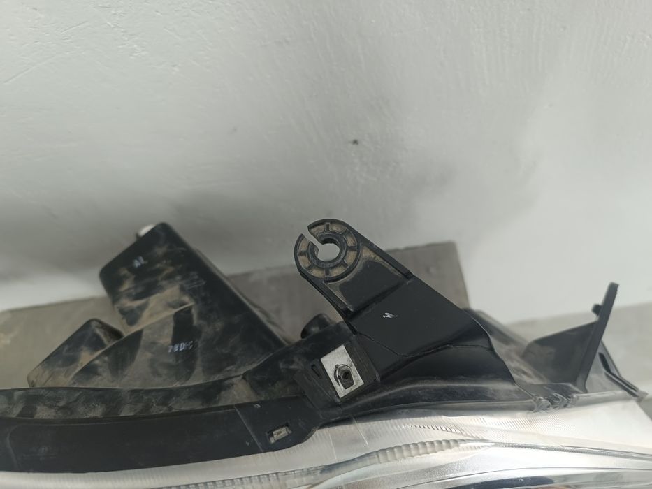 Cobalt oldi o'ng tarap fara, кобальт передний правый фара