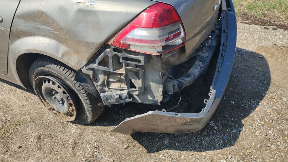 Renault Megane 1.5 dci avariat