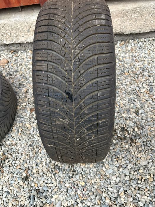 4 cauciucuri iarnă 205/55 R16 – 2 Goodyear + 2 Vredestein