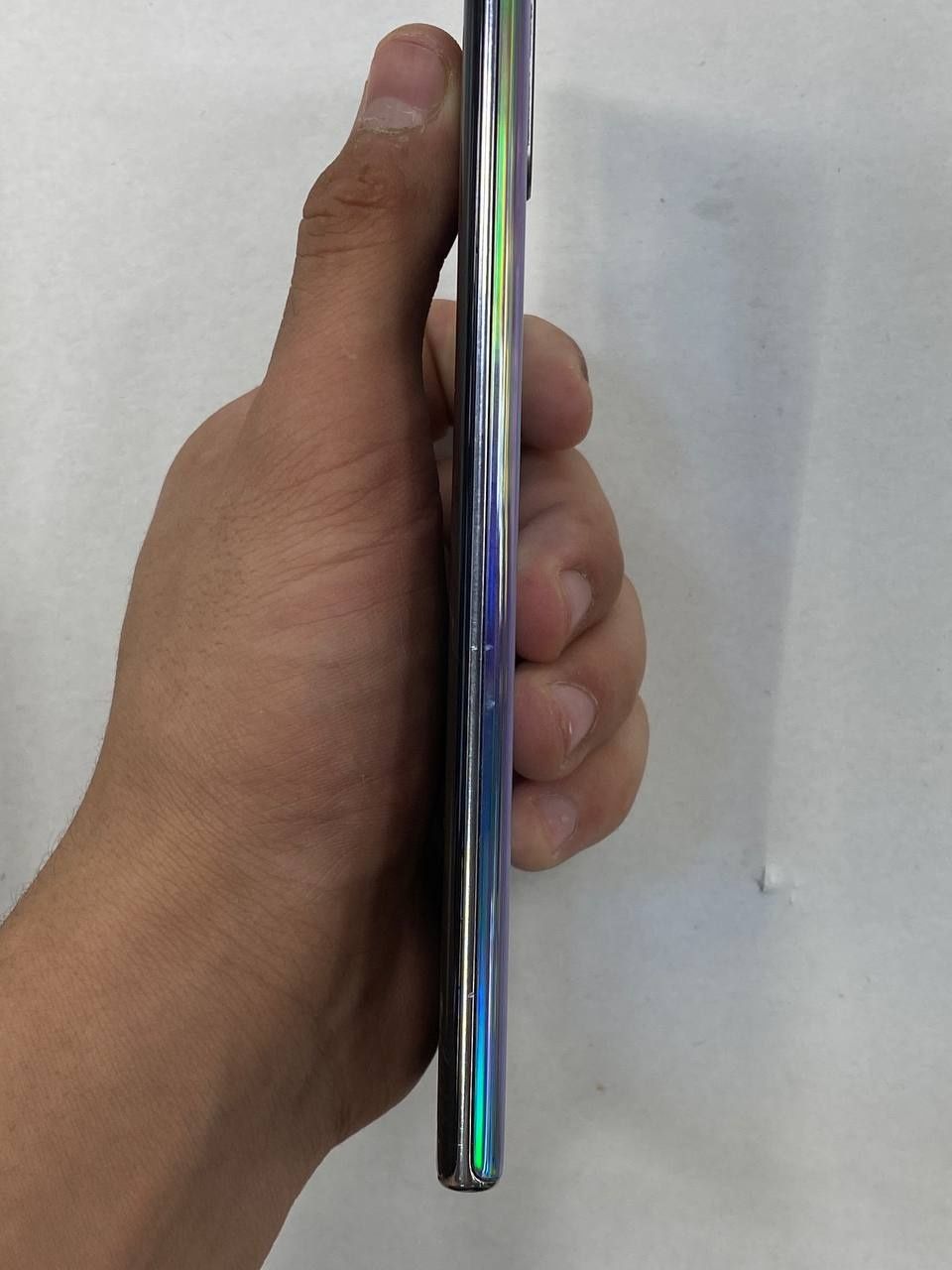 Note 10 + 256gr rasmda korsatilgan