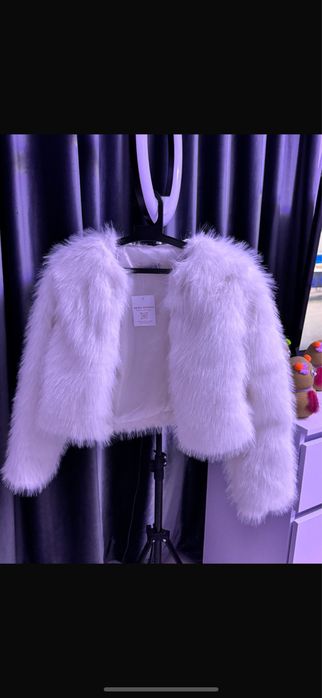 Jacheta tip Blana dama alb rece pufoasa eleganta marimea S