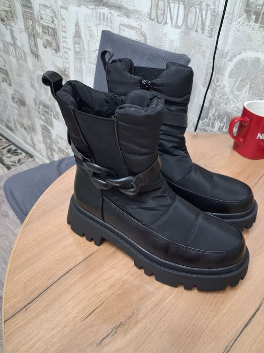 Продам женские зимние сапоги 41 новые