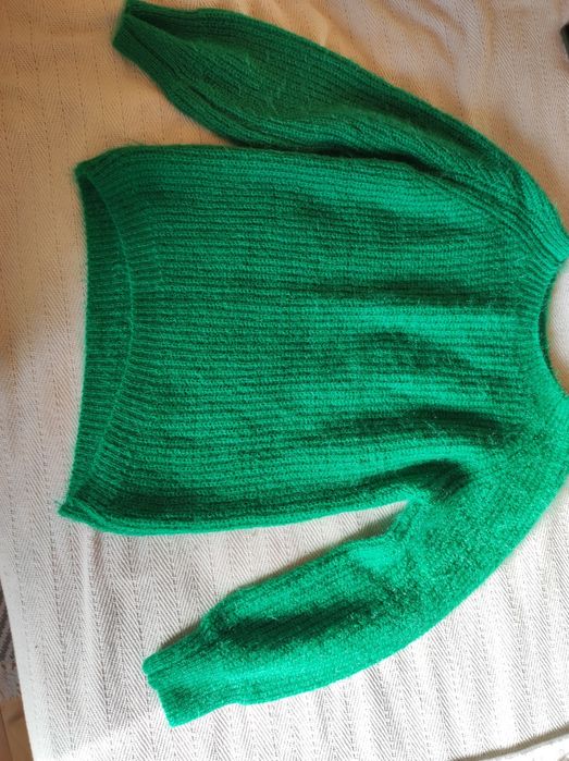 Пуловери вълна размер Хс-М