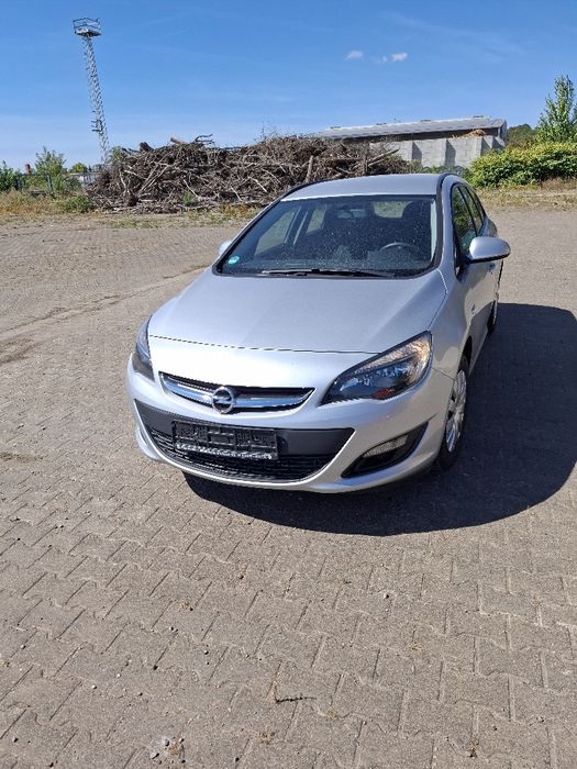 Opel Astra j 2012