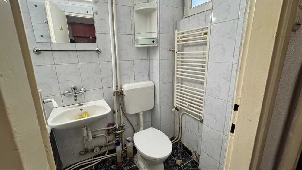 Vand apartament doua camere