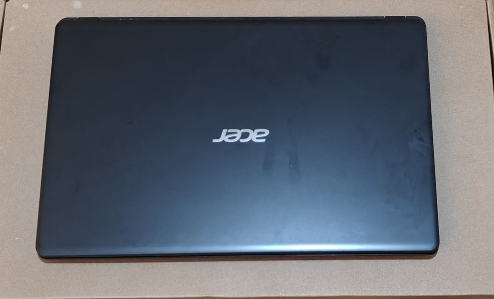 Vând laptop acer