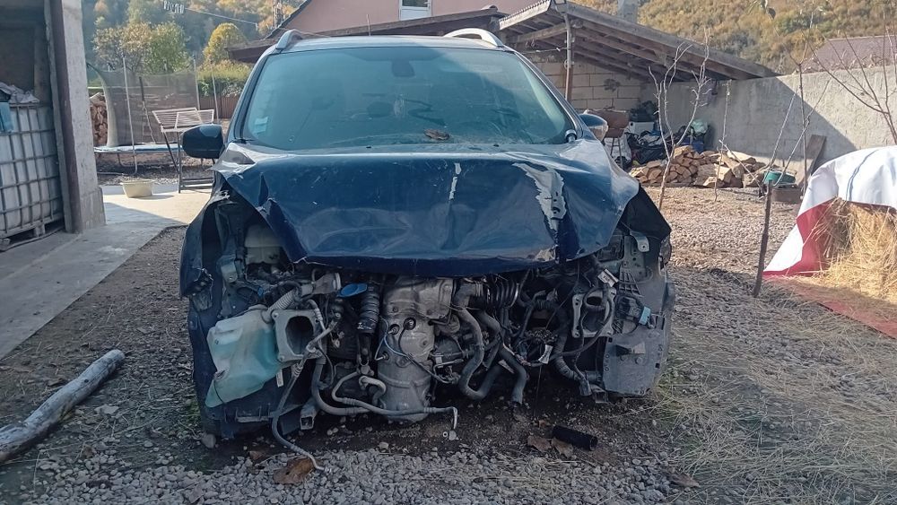 Ford grand c max 2011 avariat fata