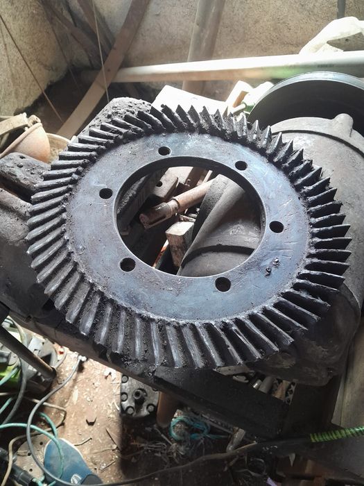 Reparatie roata conducatoare BULDOZER