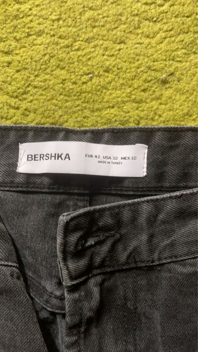 Blugi negri Pull & Bear