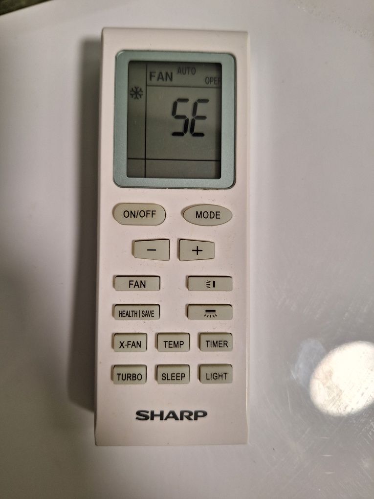 Продавам мобилен климатик Sharp CVH7XR