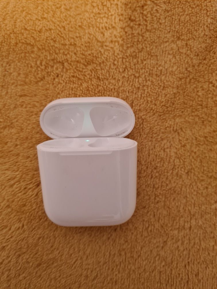 Carcasa/caseta/cutie/charging case airpods 1 și 2 originala