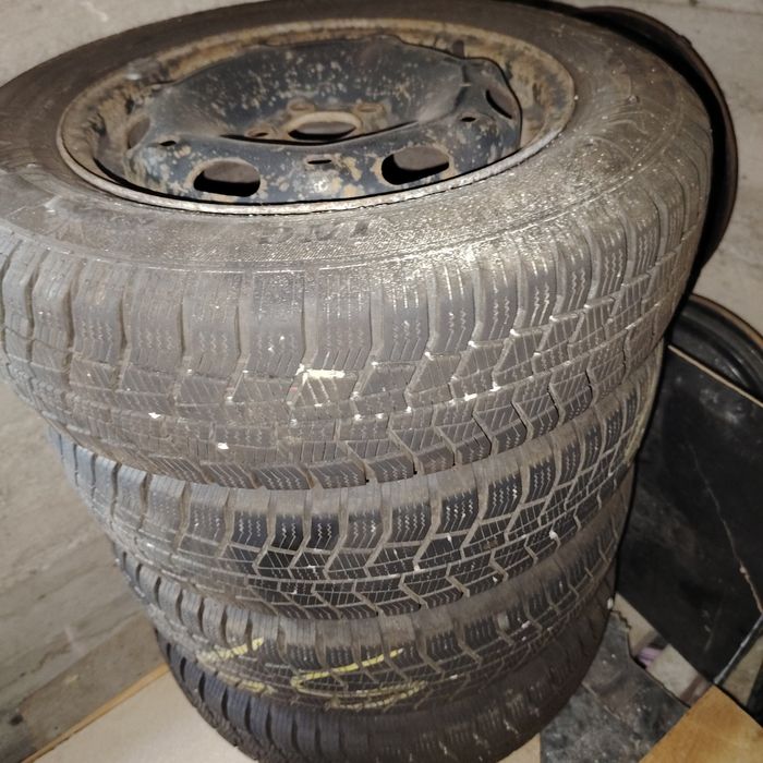 Cauciucuri iarna cu jante tabla cadou