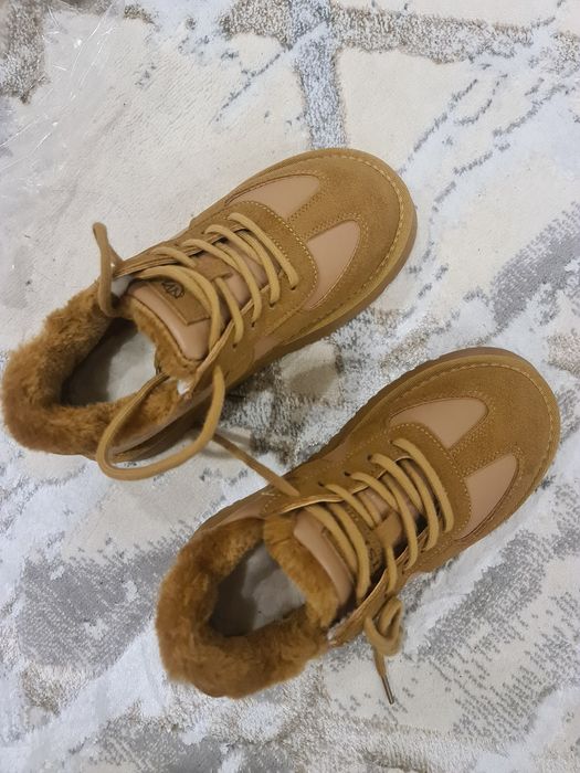 Продам ботинки женские