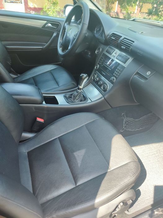Мерцедес С220  Авангард в перфектно състояние