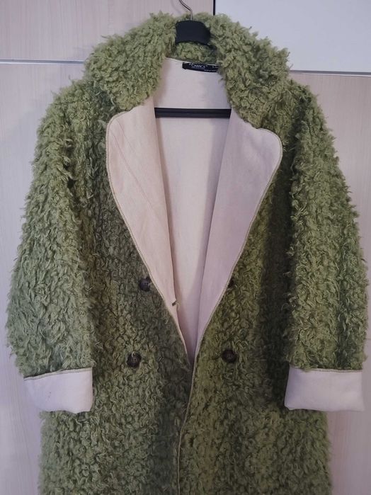 Елегантно палто в свеж цвят. Много актуално за сезона!