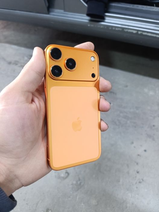 Iphone xr 17pro korpusda