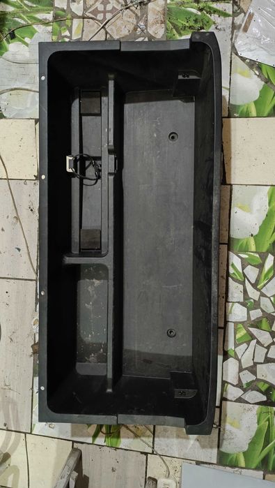 Органайзер полочка ящик отсек ячейка для инструмента домкрата багажник