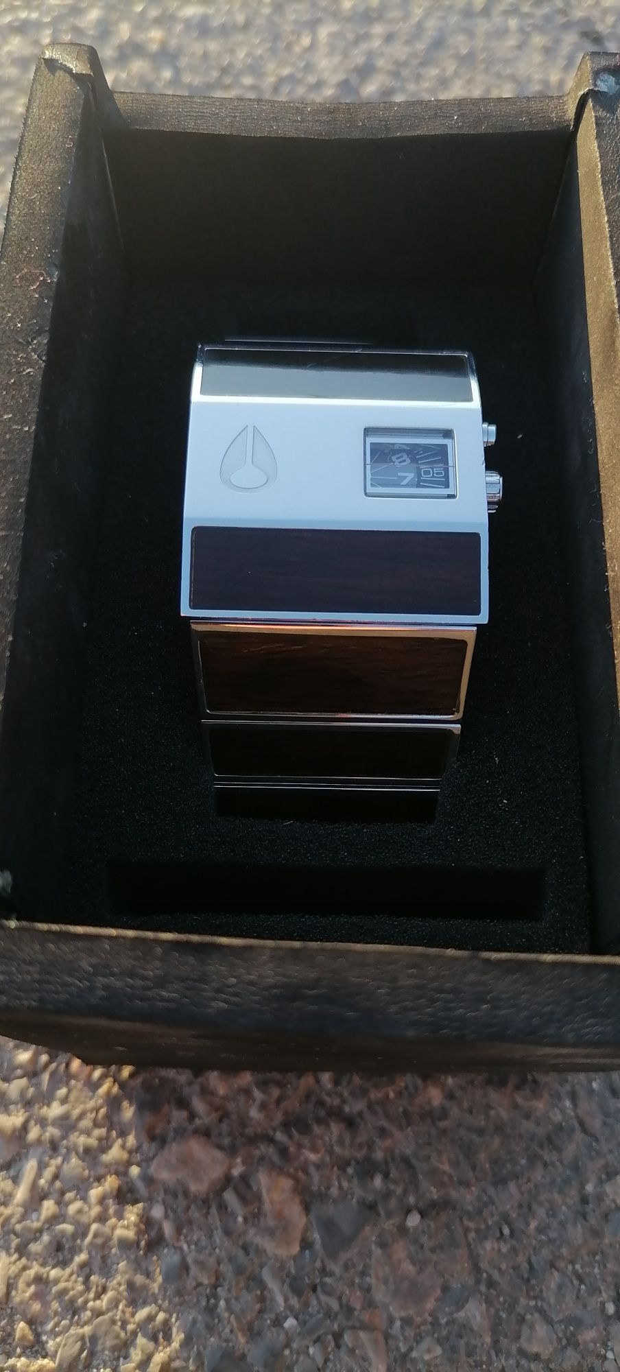 Часовник Nixon Rotolog Direct Time A028-401 - RIP