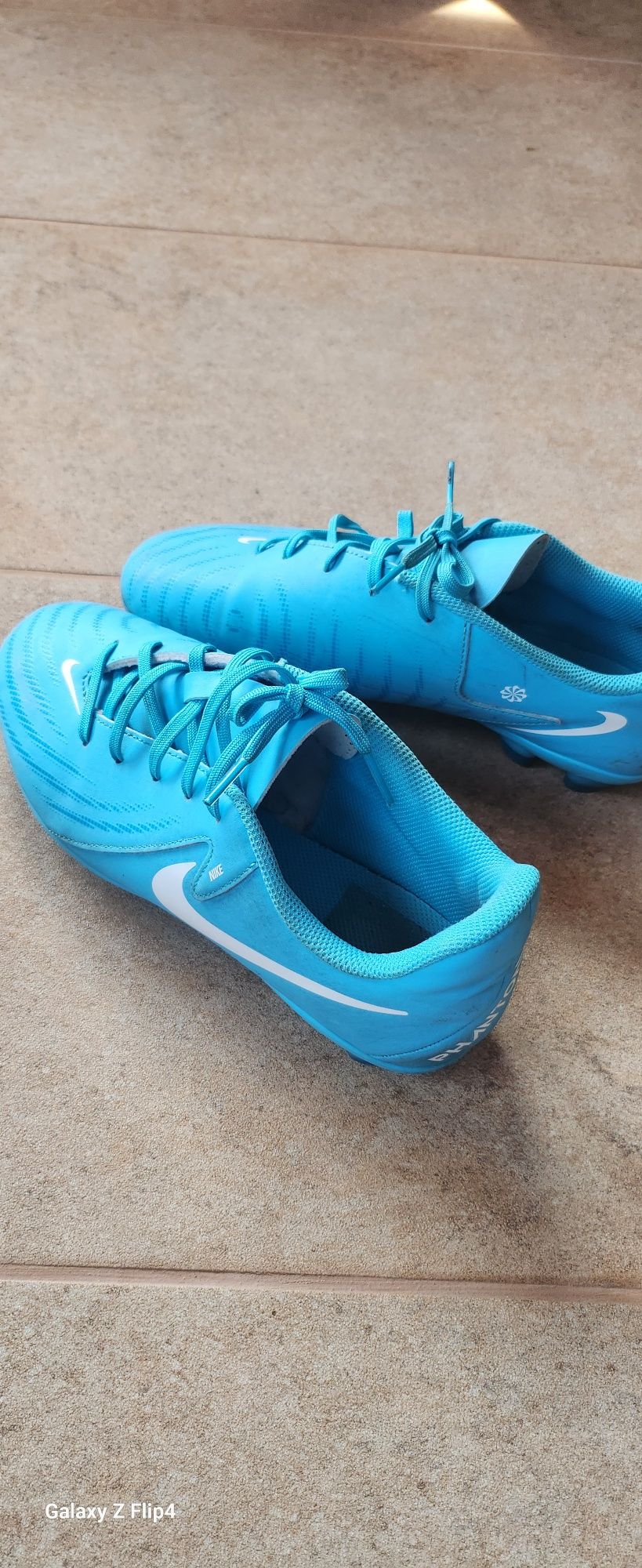 Бутонки Nike Phantom