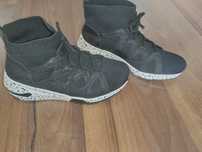 Pantofi sport din material textil mai grosut