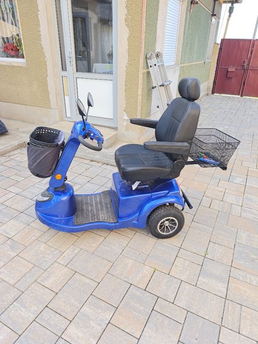 Vând triciclu electrică