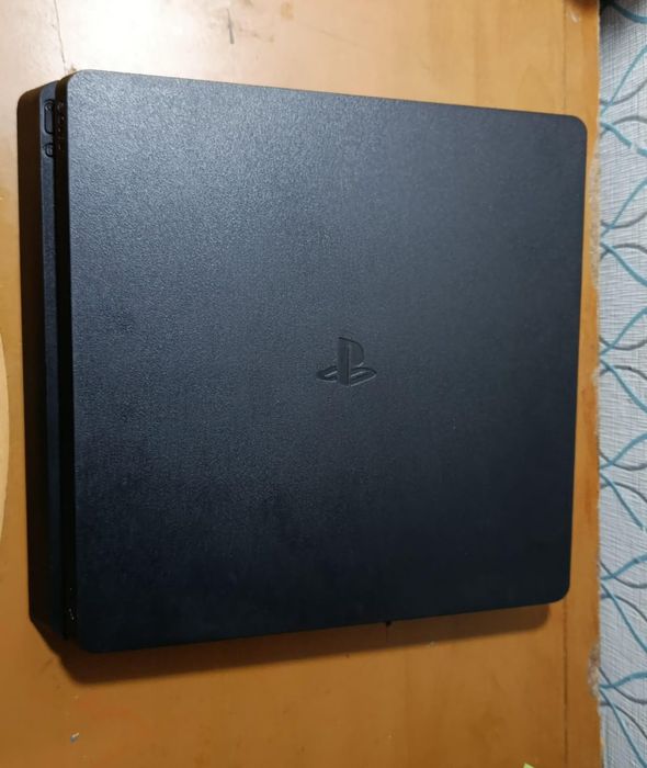 Продам пс 4 слим гарантия 3игры в подарок