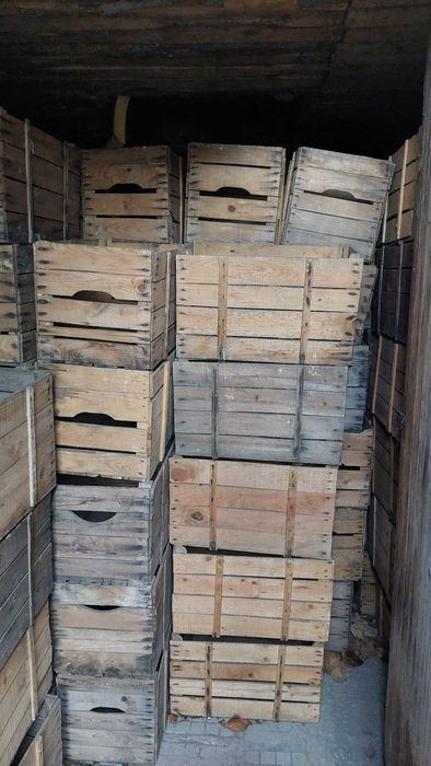 Продавам дървени кафези касетки