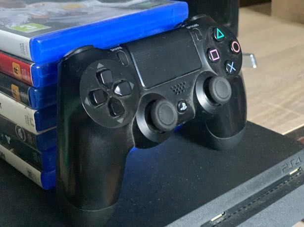 Ps4 Slim със 7 игри