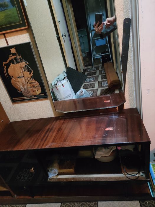 продается трюмо б/у