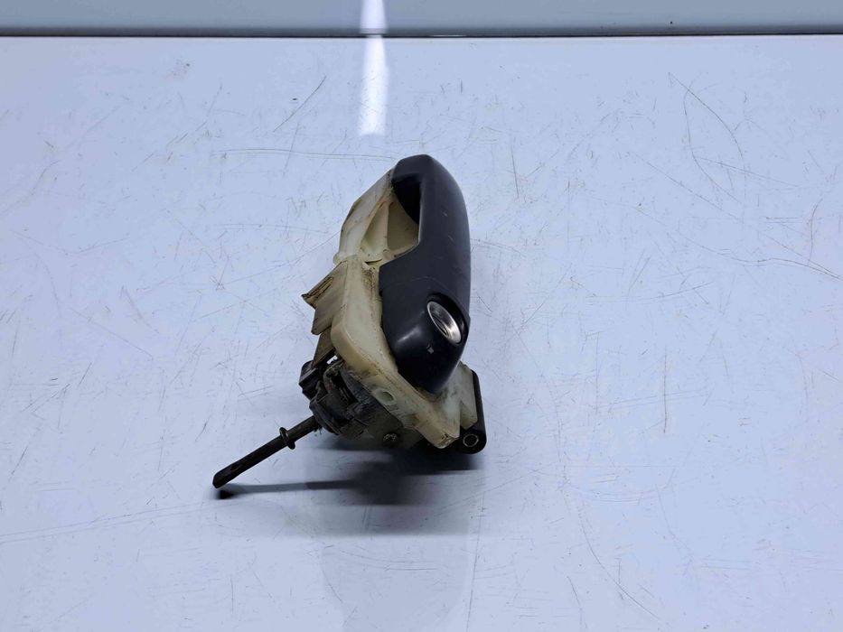 Maner usa stanga fata Hyundai i30 (FD) [Fabr 2007-2012] OEM