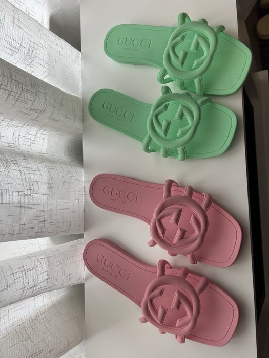 Vand slapi/papuci Gucci plaja