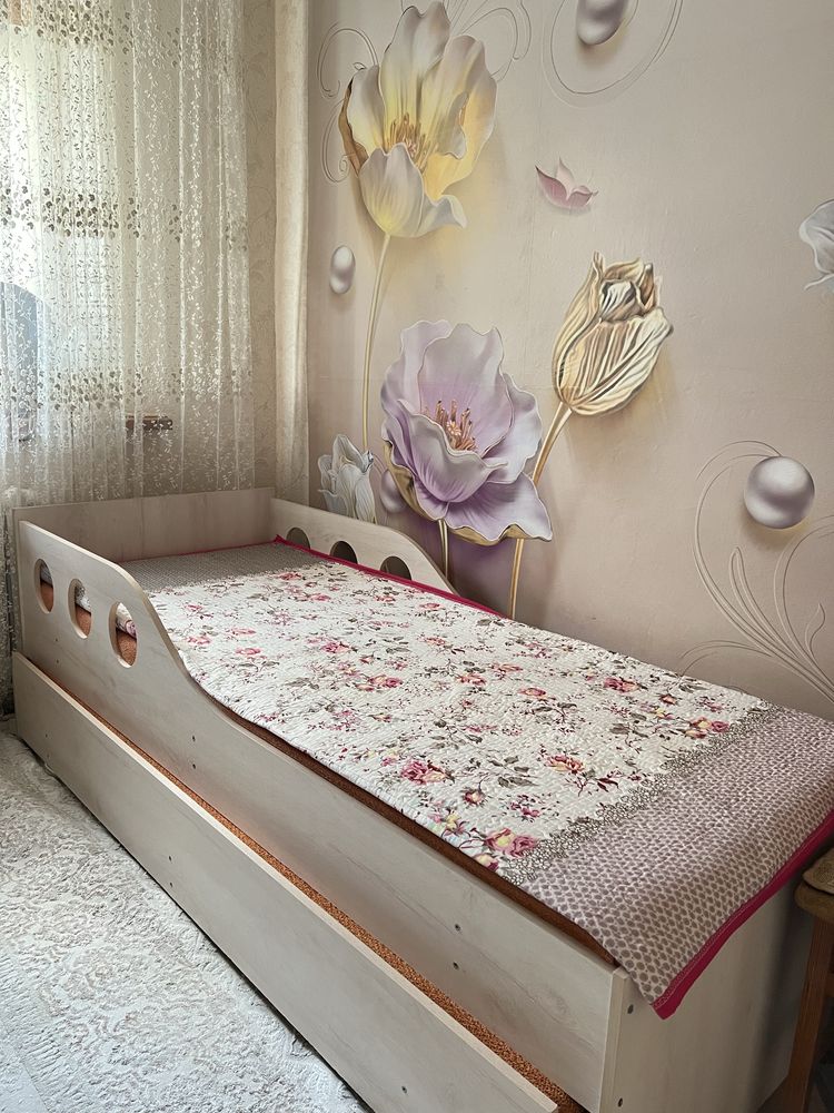 Продам стенку с рабочим местом и двухместную кровать