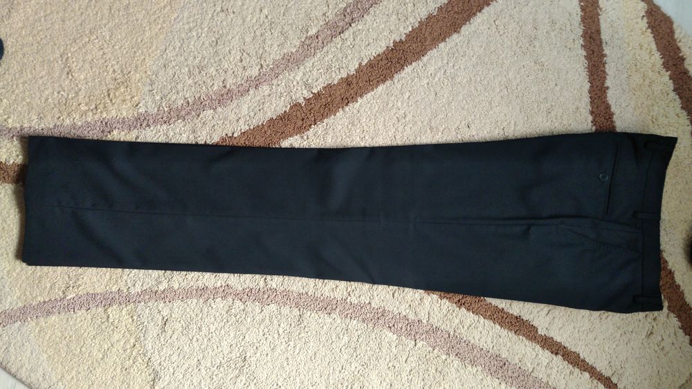 Pantaloni stofa Zara Man 30 in talie. Negri