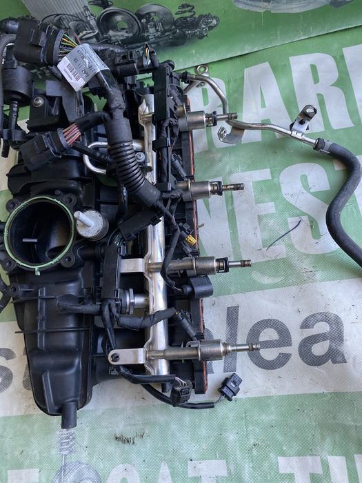 Rampă injectoare completă cu 4 injectoare Audi A5 1.8 Tfsi 2009