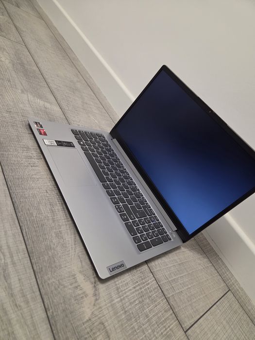 Vand Laptop Lenovo IdeaPad 1 Cu Ryzen 7