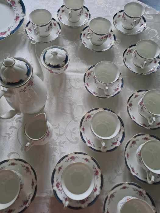 De vanzare  set de 12 persoana  porțelan tip Versailles  de la ZEPTER