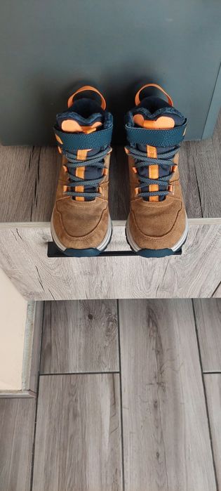 Детски боти от Декатлон.