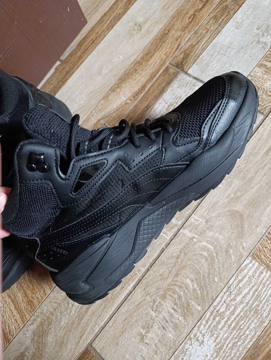 Sneakers Puma 40,5 negru, merge pentru 39-39,5