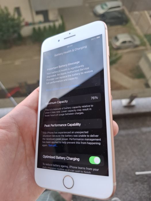IPhone 8 plus 64gb impecabil + carcase cutie cablu