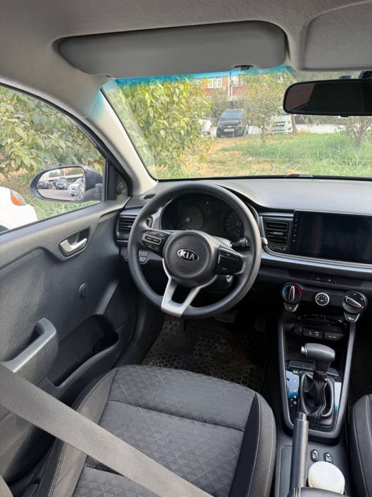 Kia Rio sotiladi