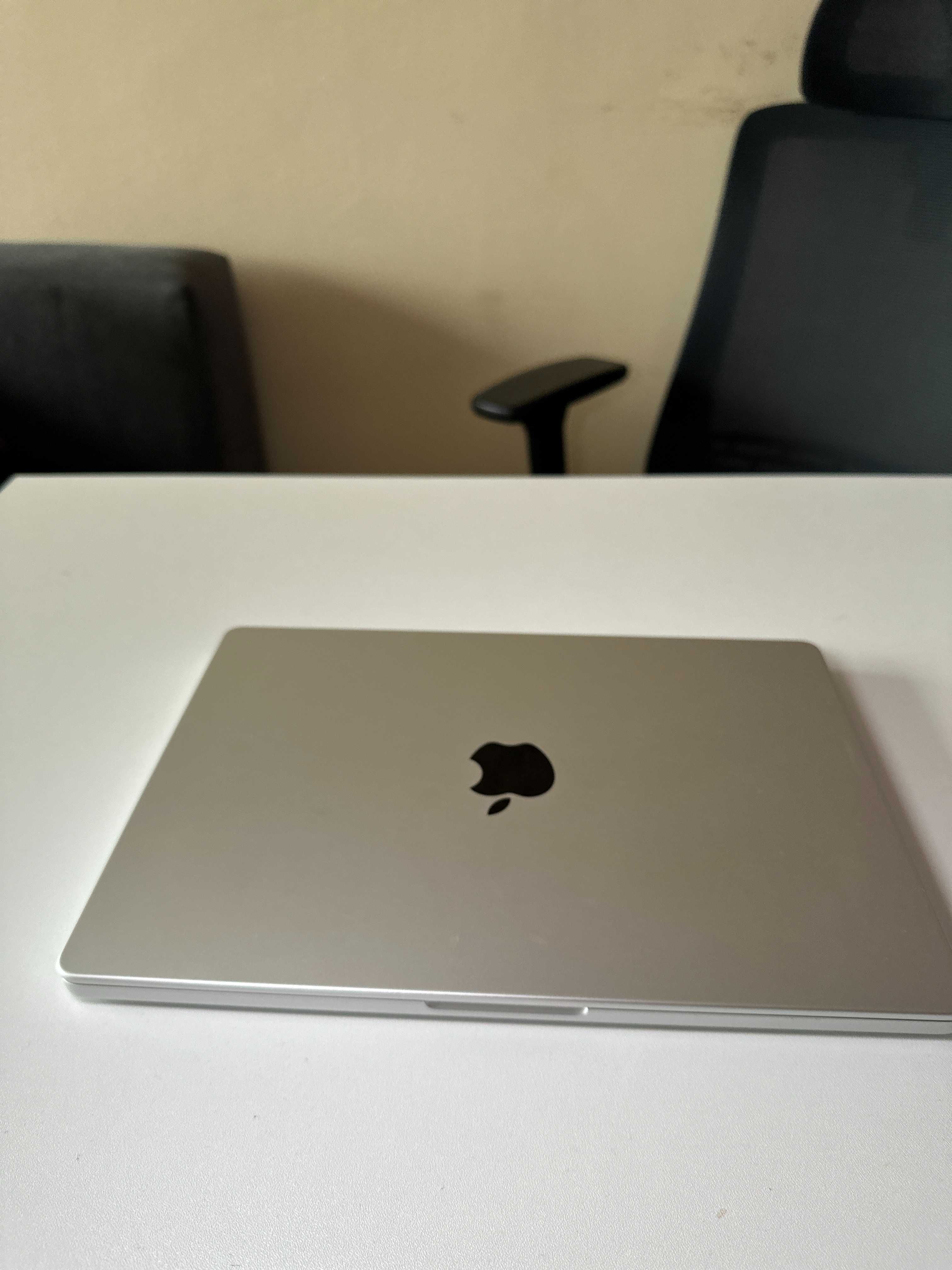 Apple MacBook Pro 2021 14" M1 8‐core CPU 14‐core GPU 512GB / 16GB RAM