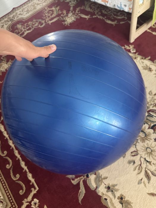 Продам фитбол, голубого цвета
