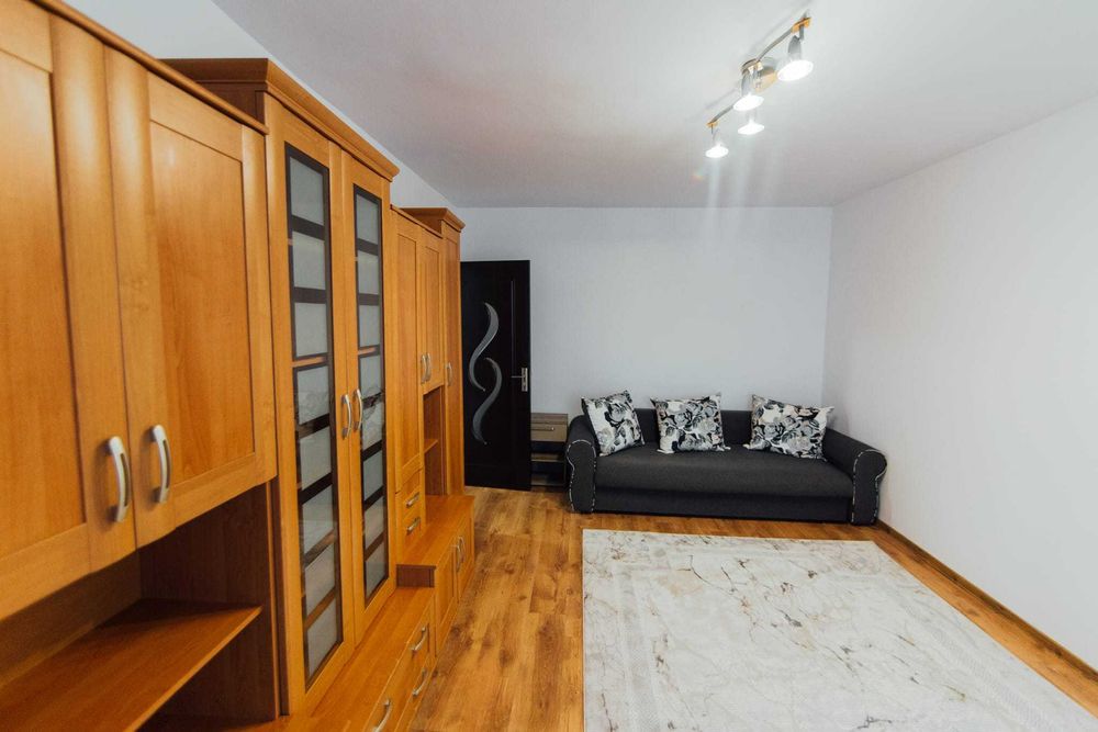 Inchiriez apartament cu 2 camere  ÎN TUDOR , strada Sîrguintei