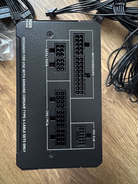 Ново Corsair 750w с гаранция